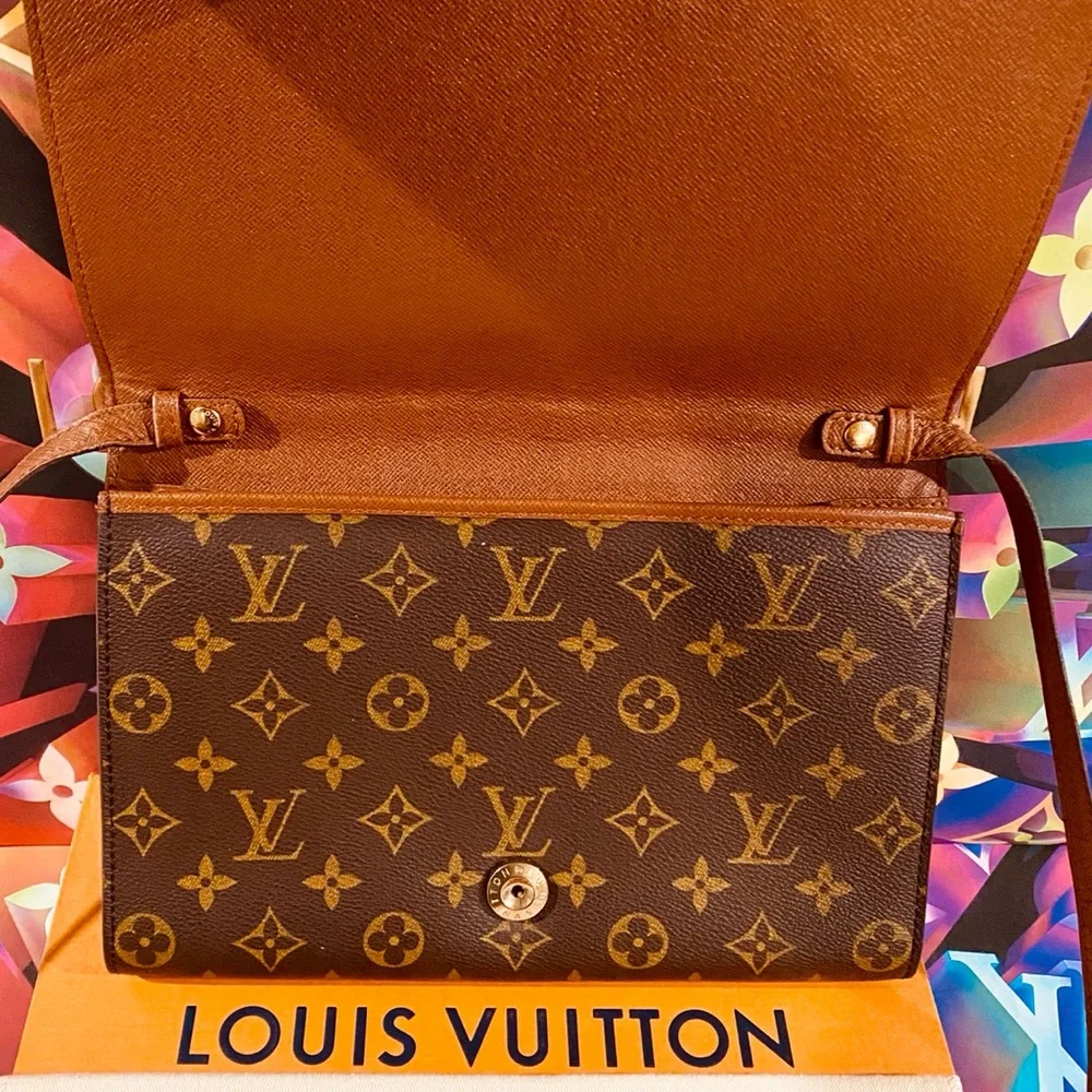 ♥️🛍💯Authentic Louis Vuitton Bordeaux Shoulder Bag in Monogram
